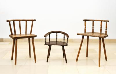 A Mixed Lot with 3 Chairs of Different Size, - Mobili rustici