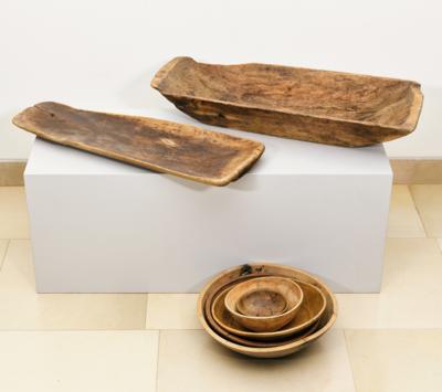 A Mixed Lot of 7 Rustic Wooden Bowls, - Lidový nábytek