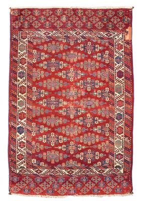 Yomut central carpet, - Orientální koberce, textilie a tapiserie