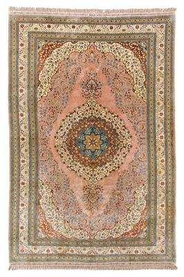 Hereke silk, - Oriental Carpets, Textiles and Tapestries