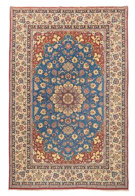 Isfahan, Iran, c. 231 x 150 cm, - Oriental Carpets, Textiles and Tapestries