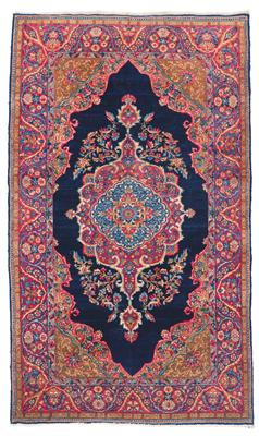 Kirman, Iran, c. 206 x 120 cm, - Oriental Carpets, Textiles and Tapestries