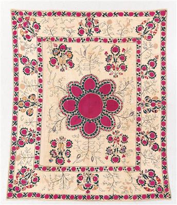 Suzani Tashkent, Uzbekistan, c. 229 x 186 cm, - Orientální koberce, textilie a tapiserie