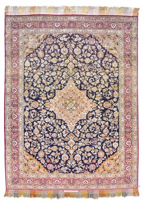 Tehran Silk, Iran, c. 390 x 295 cm (without kilim), - Oriental Carpets, Textiles and Tapestries
