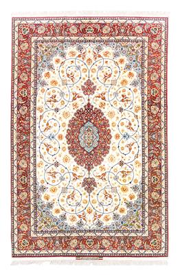Isfahan Seyrafian, Iran, c. 318 x 205 cm, - Oriental Carpets, Textiles and Tapestries