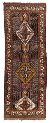 Bakhtiar, Iran, c. 390 x 148 cm, - Orientální koberce, textilie a tapiserie