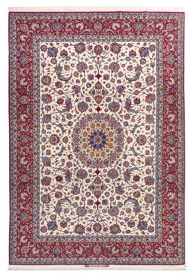 Isfahan, Iran, c. 363 x 250 cm, - Oriental Carpets, Textiles and Tapestries