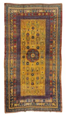Khotan, Ostturkestan, ca. 400 x 213 cm, - Orientální koberce, textilie a tapiserie