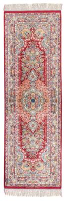 Ghom Silk Finest Quality, Iran, c. 199 x 67 cm, - Tappeti orientali, tessuti, arazzi