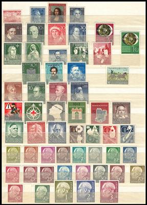 ** - Sammlung BRD ca. 1949/1987 - meist gute Erh., - Stamps