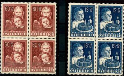 ** - Österr. - Kindheit in Viererblöcken, - Briefmarken und Ansichtskarten