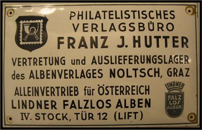 Altes Emailschild des "Philatelistischen Verlagsbüro Franz Hutter - Stamps