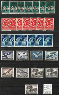 ** - Partie Österr. ab 1945 u.a. mit Trachten II - Kärnten(7), - Briefmarken und Ansichtskarten
