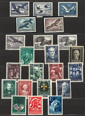 ** - Partie Österr. ab 1945 u.a. mit - Briefmarken und Ansichtskarten