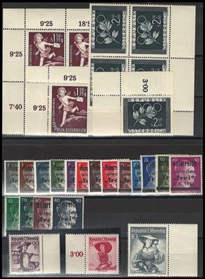 ** - Partie Österr. aus ca. 1945/1961 u.a. auch gefaltete Bögen der Posthornserie, - Stamps and Postcards