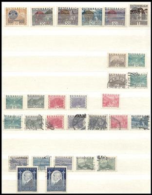 **/*/gestempelt - Sammlung Österr. I. und II. REp. incl. etwas Porto, - Briefmarken und Ansichtskarten