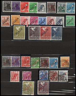**/gestempelt - Sammlung Berlin 1948/1975, - Briefmarken und Ansichtskarten