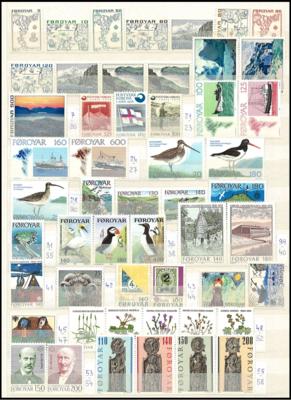 **/gestempelt - Färör - Sammlung  1975/ 2002, - Briefmarken und Ansichtskarten