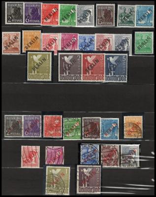 **/gestempelt - Sammlung Berlin 1948/1975, - Známky a pohlednice