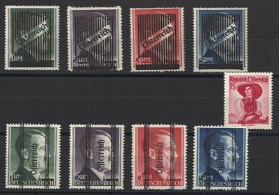** - Sammlung Österr. 1945/1967 mit - Briefmarken und Ansichtskarten