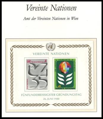 ** - UNO Wien - Sammlung 1979/99 mit - Briefmarken und Ansichtskarten