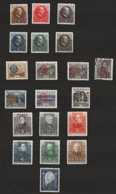 .gestempelt/*/** - Österr.-Sammlung  1918/1937 mit vielen mittl. Sätzen, - Briefmarken und Ansichtskarten