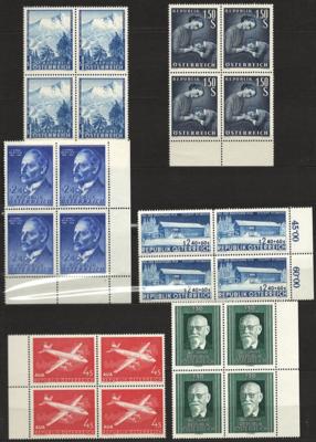 ** - Österr. - Partie Viererblöcke aus ca. 1946/ 1976, - Briefmarken und Ansichtskarten