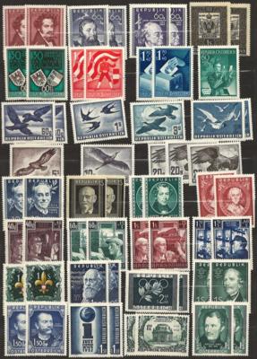**/* - Partie Österr. II. Rep. u.a. mit Flug 1950/53 - 1S Rot Trachten II (2), - Stamps and postcards