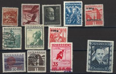 */** - Sammlung Österr. I. Rep. mit "Ostmark", - Briefmarken und Ansichtskarten