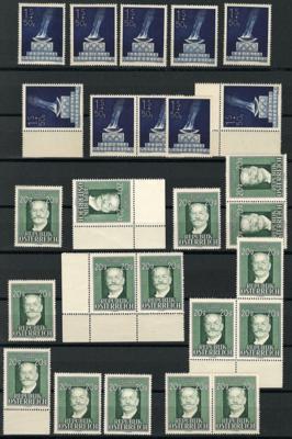 ** - Bestand Österr. 1947/1956 in verschiedenen Mengen, - Briefmarken und Ansichtskarten