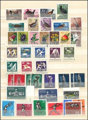 ** - Jugosl. - Partie Dubl. 1945/1996, - Briefmarken und Ansichtskarten