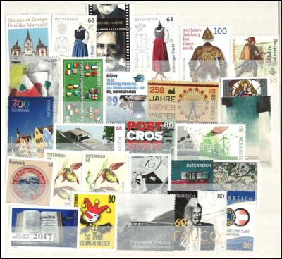 ** - Österreich Partie Euro-Neuheiten 2002/17 inkl. KB in Steckbuch Nominale ca, - Briefmarken und Ansichtskarten