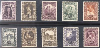 ** - Österr. Nr. 827PII/36PII (Wiener Künstlerhaus 1947 als Probedrucke in anderen Farben und in Linienzähnung 14 1/2), - Briefmarken