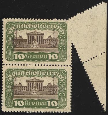 ** - Österr. Nr. 290 (10 K Parlament) mit STARKER VERZÄHNUNG DURCH ECKUMSCHLAG, - Briefmarken