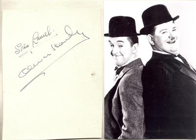 Laurel, Stan - Autographs