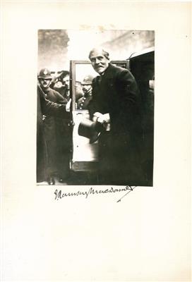 MacDonald, Ramsey, - Autografi, manoscritti, atti