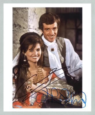 Cardinale, Claudia, - Autographs, manuscripts, documents