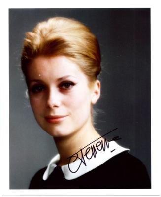 Deneuve, Catherine, - Autografy, rukopisy, dokumenty