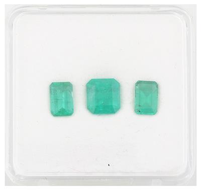 3 lose Smaragde zus. 2,79 ct - Exklusive Diamanten und Farbsteine