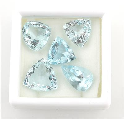 Lot lose Aquamarine zus. 30,87 ct - Exclusive diamonds and gems