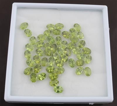 Lose Peridote zus. 69,26 ct - Exkluzivní diamanty a drahokamy