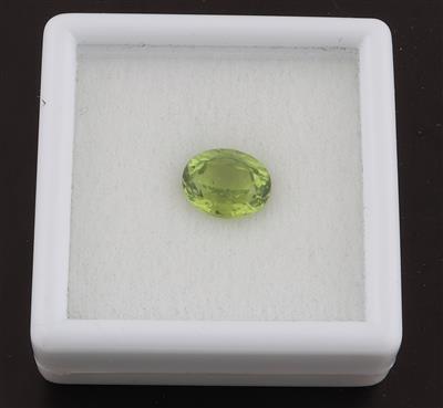 Loser Peridot 3,50 ct - Exclusive diamonds and gems