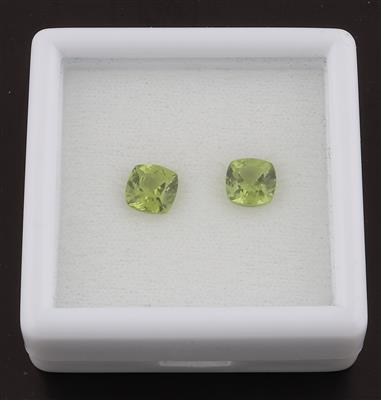 2 lose Peridote zus. 3,17 ct - Exclusive diamonds and gems