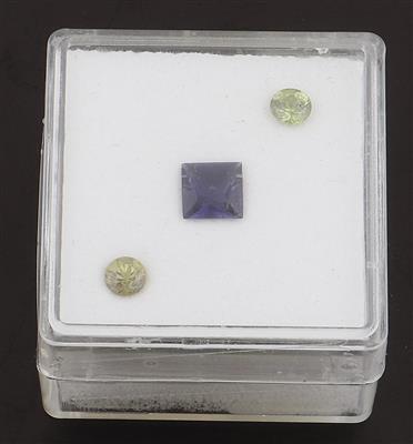 Lot aus Iolith 0,40 ct und Sphen zus. 0,35 ct - Exkluzivní diamanty a drahokamy