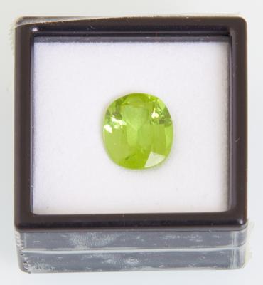 Loser Peridot 7,44 ct - Exkluzivní šperky