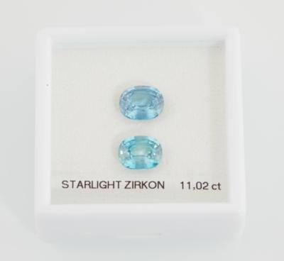 2 lose natürliche Zirkone zus. 11,02 ct - Exclusive Gemstones