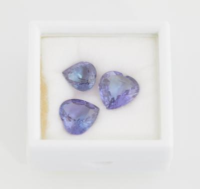 3 Tansanite im Herzschliff zus. 12,10 ct - Exclusive Gemstones