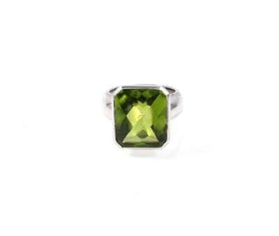 Peridotring ca. 12,20 ct - Exklusive Diamanten und Farbsteine