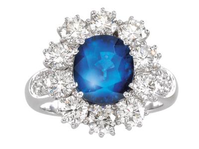 A lady's ring set with an untreated sapphire ca. 4,10 ct - Jewellery