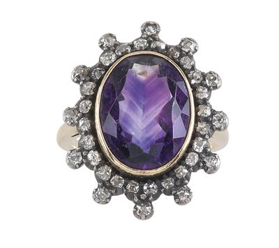 A diamond and amethyst ring - Jewellery